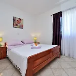 Zdenka Apartment Pakoštane