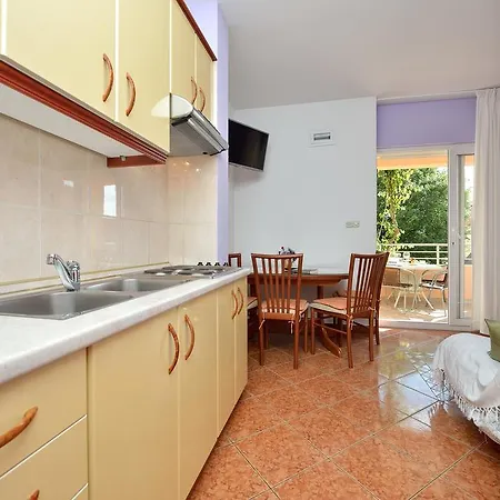 Appartement Zdenka With Heated Pool