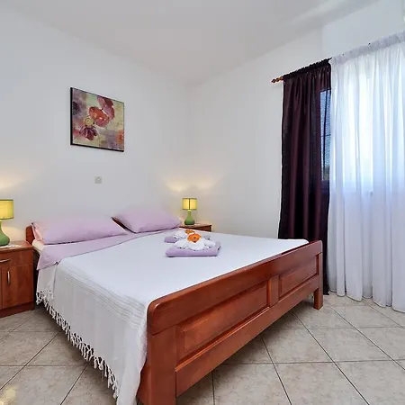Zdenka Apartmán Pakoštane
